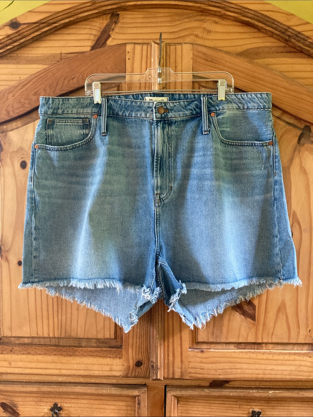 Women’s Madewell The Curvy Perfect Vintage Shorts blue frayed hem size 36